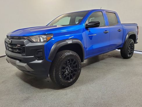 Used 2024 Chevrolet Colorado Trail Boss AWD/4WD image 3