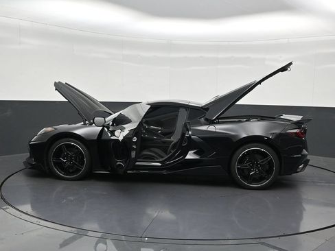 Used 2024 Chevrolet Corvette Stingray Coupe w/ 1LT RWD image 33