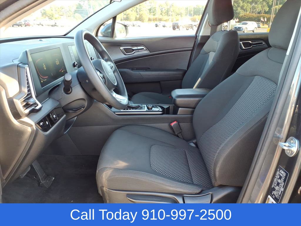 Used 2024 Kia Sportage LX FWD image 9