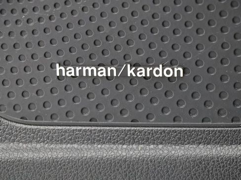 Used 2020 Kia Niro Touring image 27