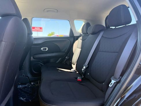 Used 2016 Kia Soul image 22