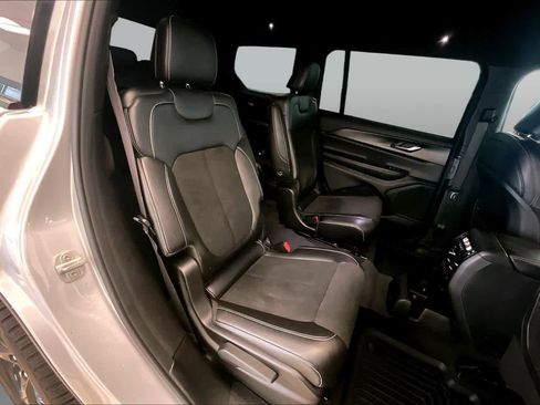 Used 2023 Jeep Grand Cherokee L Laredo AWD/4WD image 20