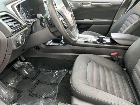 Used 2016 Ford Fusion SE AWD/4WD image 14