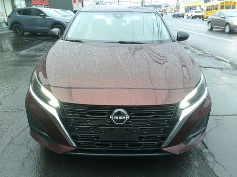 Used 2024 Nissan Altima 2.5 SV image 9