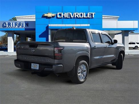 Used 2022 Nissan Frontier SV w/ Technology Package image 4