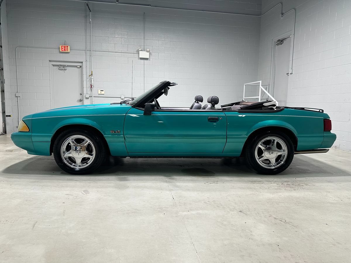 Used 1993 Ford Mustang LX RWD image 17