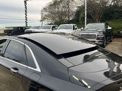 Used 2018 Lincoln MKZ Black Label w/ Technology Package image 10