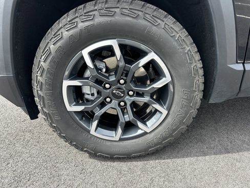 Used 2026 Chevrolet Equinox ACTIV image 12