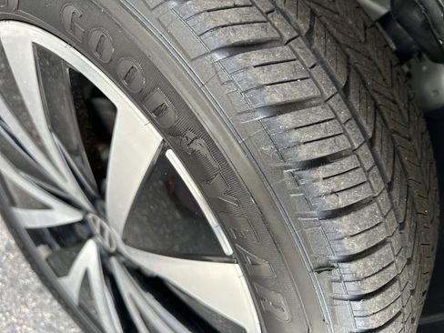 Used 2024 Volkswagen Taos SE image 7