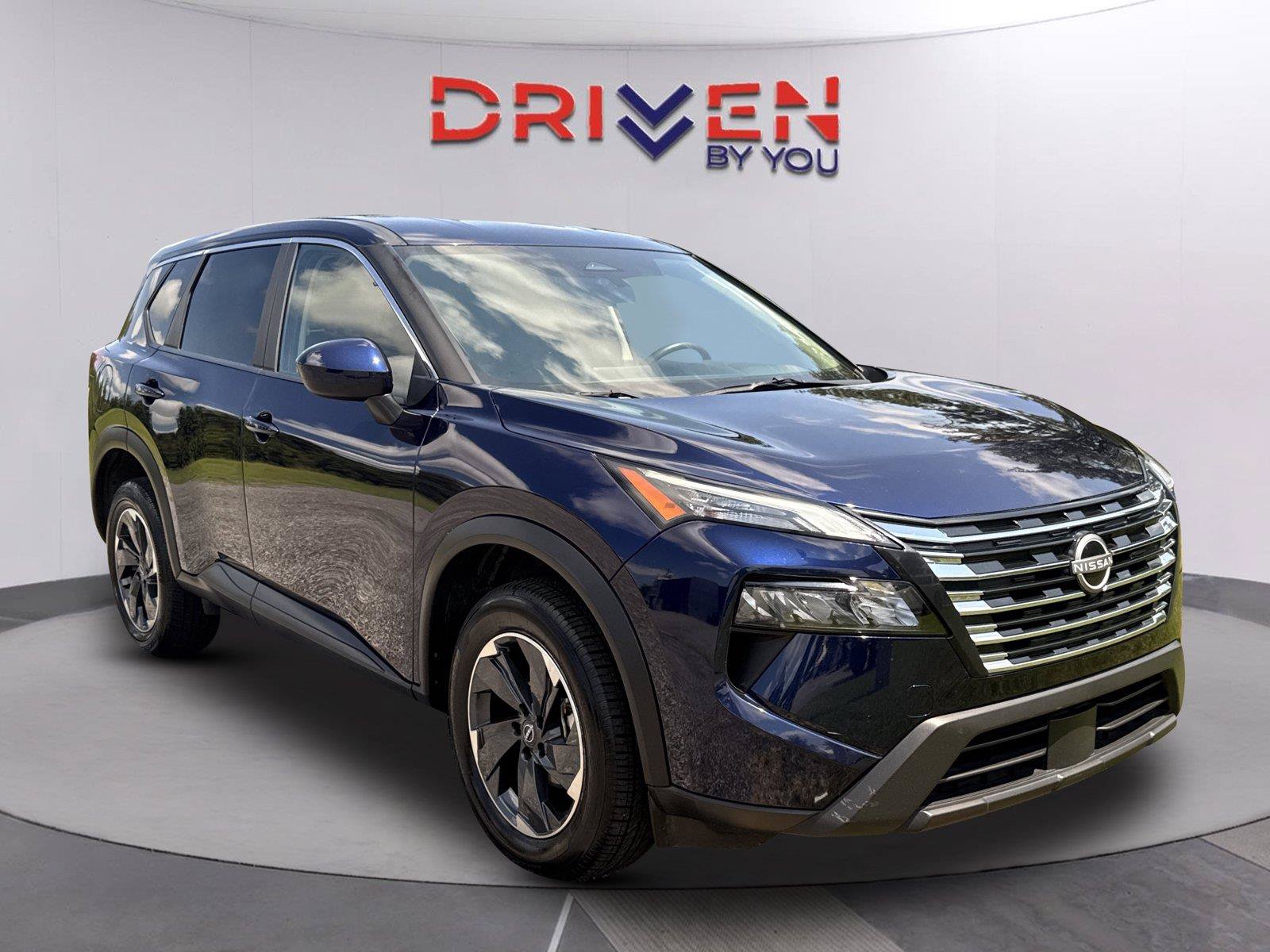 Used 2025 Nissan Rogue SV AWD/4WD image 1