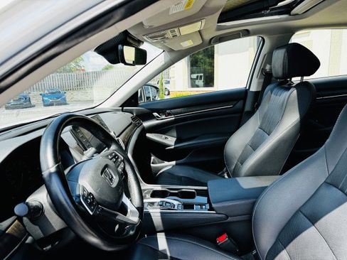 Used 2020 Honda Accord Touring image 9