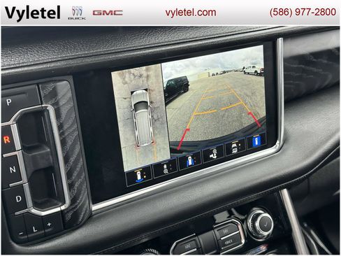Used 2023 GMC Yukon XL Denali image 30