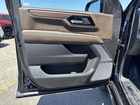 New 2026 GMC Yukon XL Denali Ultimate AWD/4WD image 18