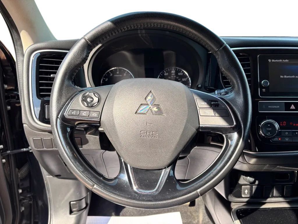 Used 2019 Mitsubishi Outlander FWD image 11