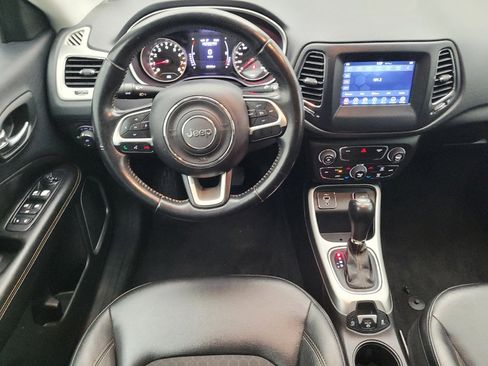 Used 2020 Jeep Compass Latitude FWD image 22