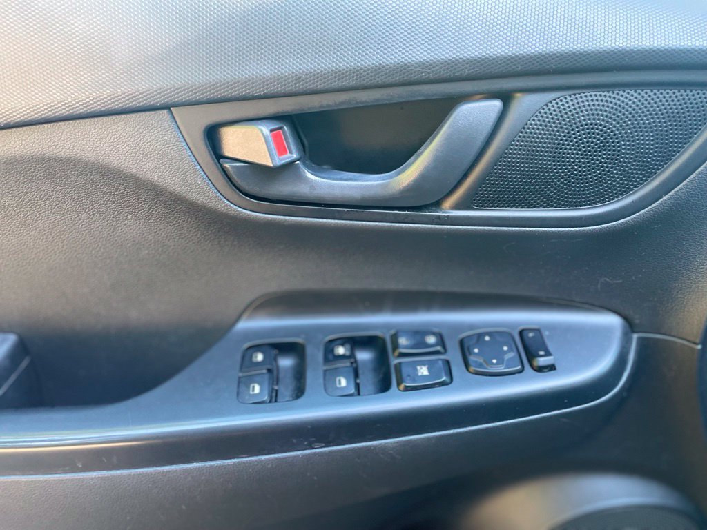 Used 2021 Hyundai Kona SE AWD/4WD image 10