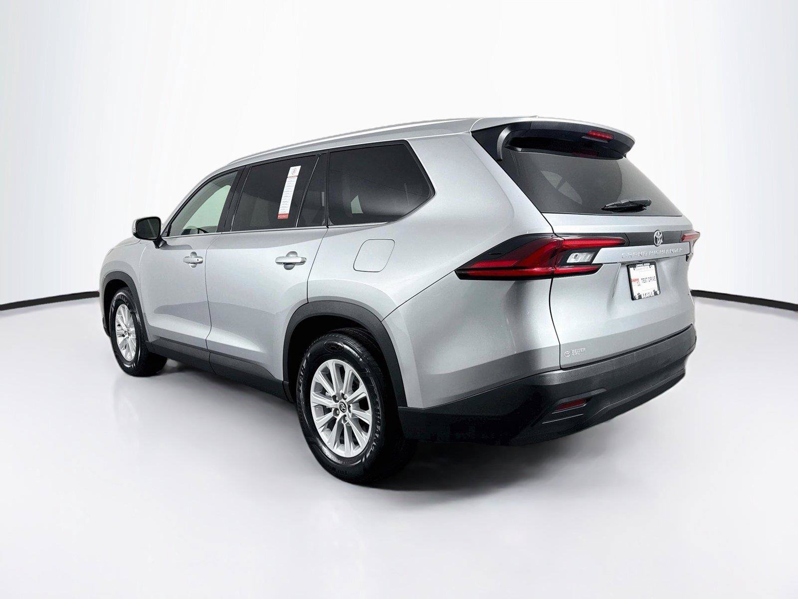 Certified 2025 Toyota Grand Highlander FWD image 13