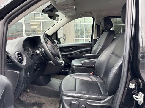 Used 2019 Mercedes-Benz Metris Passenger image 16
