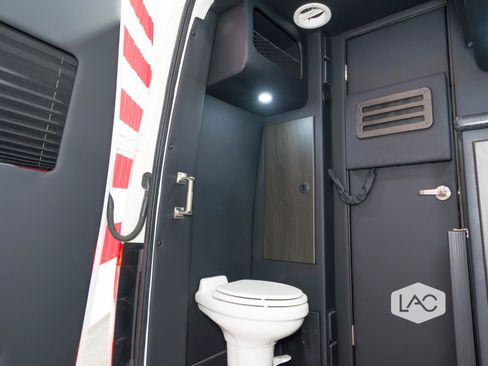 Used 2022 Mercedes-Benz Sprinter 3500 image 12