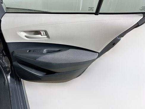 Used 2025 Toyota Corolla LE image 29