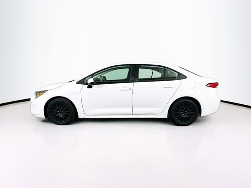 Used 2021 Toyota Corolla LE FWD image 4