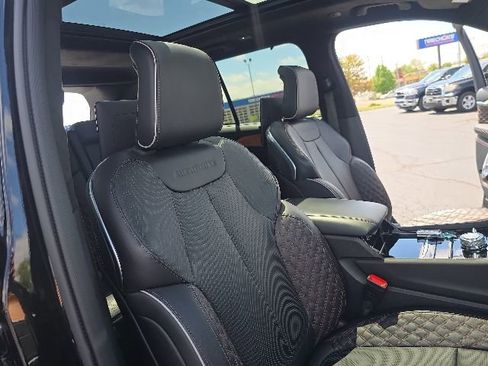 Used 2023 Jeep Grand Cherokee Summit AWD/4WD image 65