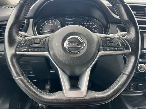 Used 2017 Nissan Rogue SV FWD image 23