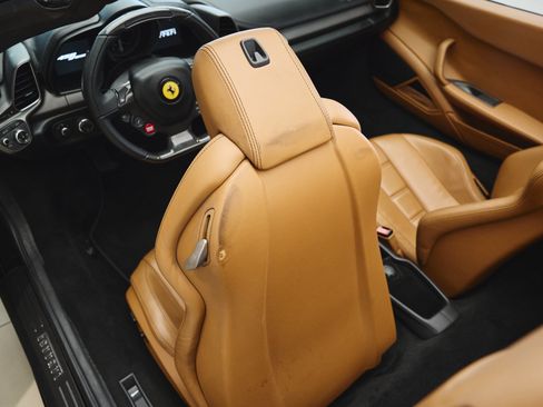 Used 2013 Ferrari 458 Spider RWD image 21
