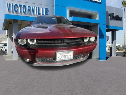 Used 2019 Dodge Challenger SXT w/ Blacktop Package RWD image 2