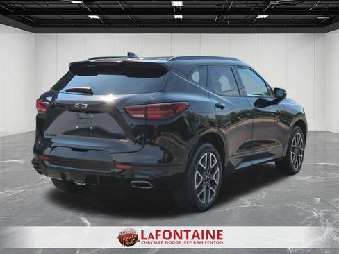 Used 2025 Chevrolet Blazer RS FWD image 5
