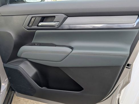 New 2026 GMC Terrain AT4 w/ LPO, Black Badging Package AWD/4WD image 32