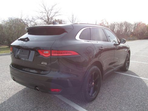 Used 2019 Jaguar F-PACE Premium image 7