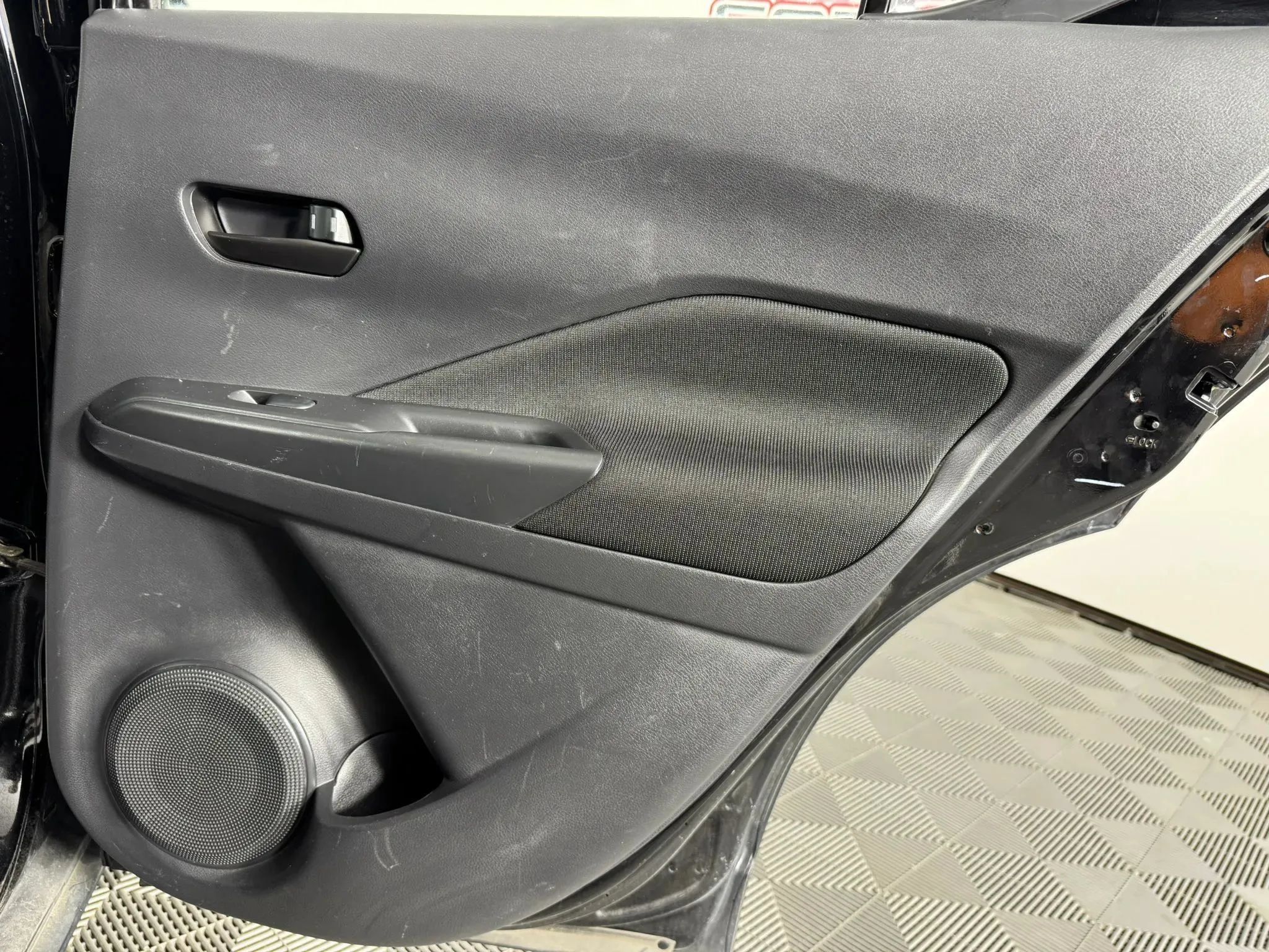 Used 2022 Nissan Kicks S FWD image 39