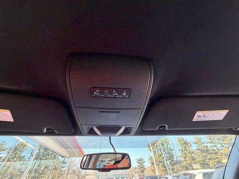 Used 2017 Dodge Grand Caravan SXT image 35