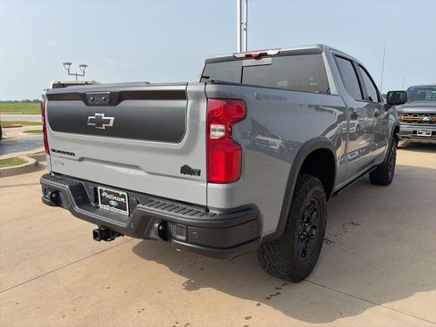 Used 2024 Chevrolet Silverado 1500 ZR2 w/ ZR2 Bison Edition AWD/4WD image 5