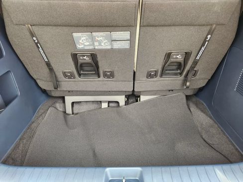 New 2026 Kia Carnival EX FWD image 25