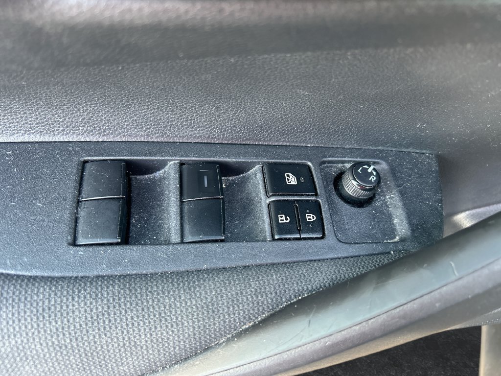 Used 2023 Toyota Corolla LE FWD image 12