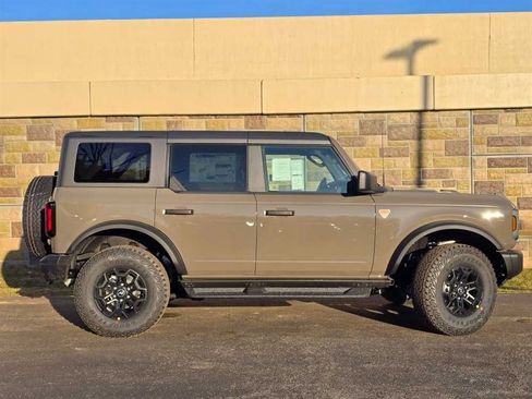 New 2026 Ford Bronco Badlands AWD/4WD image 2