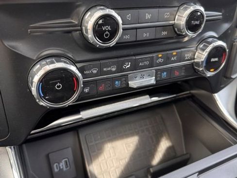 Used 2022 Ford F150 Lariat w/ Equipment Group 502A High image 22