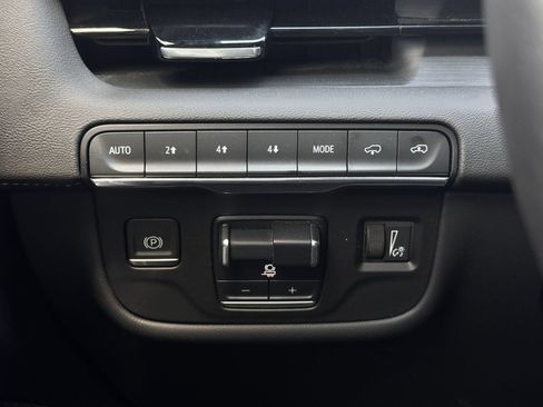 Used 2023 Cadillac Escalade Sport w/ LPO, ONYX Package AWD/4WD image 18