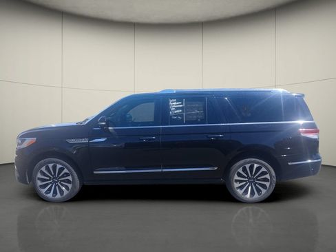 Used 2023 Lincoln Navigator L Reserve AWD/4WD image 4