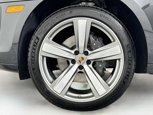 Used 2026 Porsche Macan AWD/4WD image 32