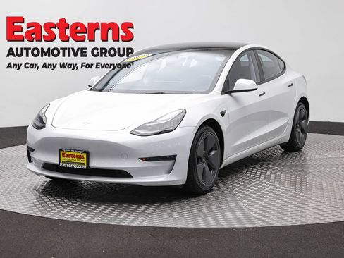 Used 2023 Tesla Model 3 Standard Range RWD image 1