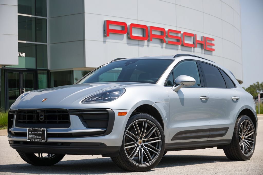 Certified 2026 Porsche Macan AWD/4WD image 6