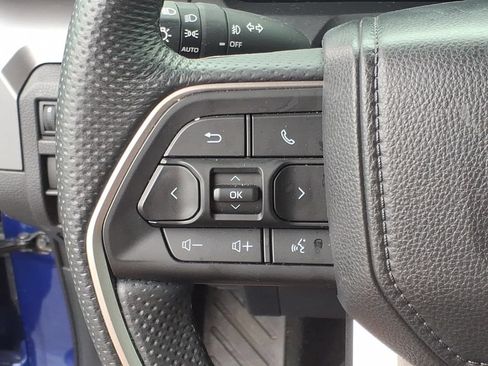 Certified 2025 Toyota Tacoma TRD Off-Road AWD/4WD image 18