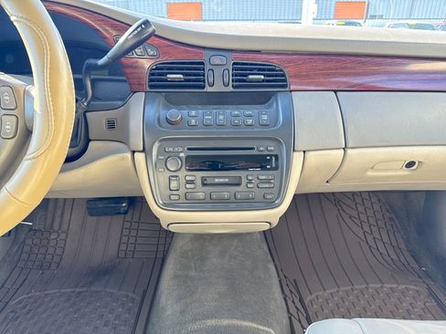 Used 2003 Cadillac De Ville w/ Comfort & Convenience Package image 18