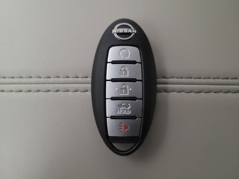 Used 2024 Nissan Altima 2.5 SV FWD image 32