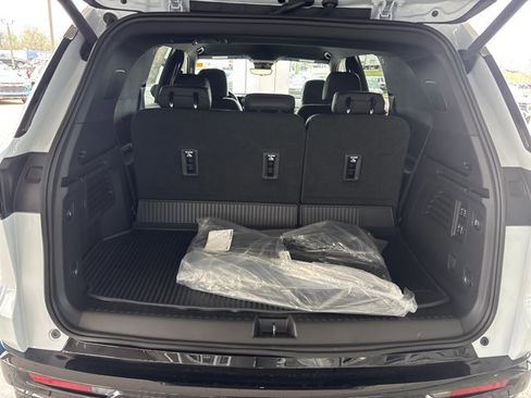 New 2026 Chevrolet Traverse RS image 7