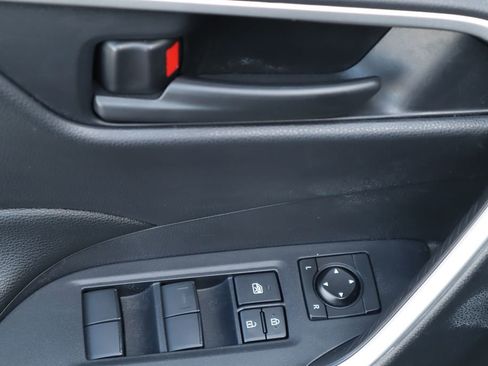 Certified 2025 Toyota RAV4 LE image 22