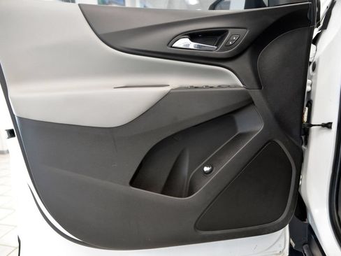 Used 2018 Chevrolet Equinox LT FWD image 14